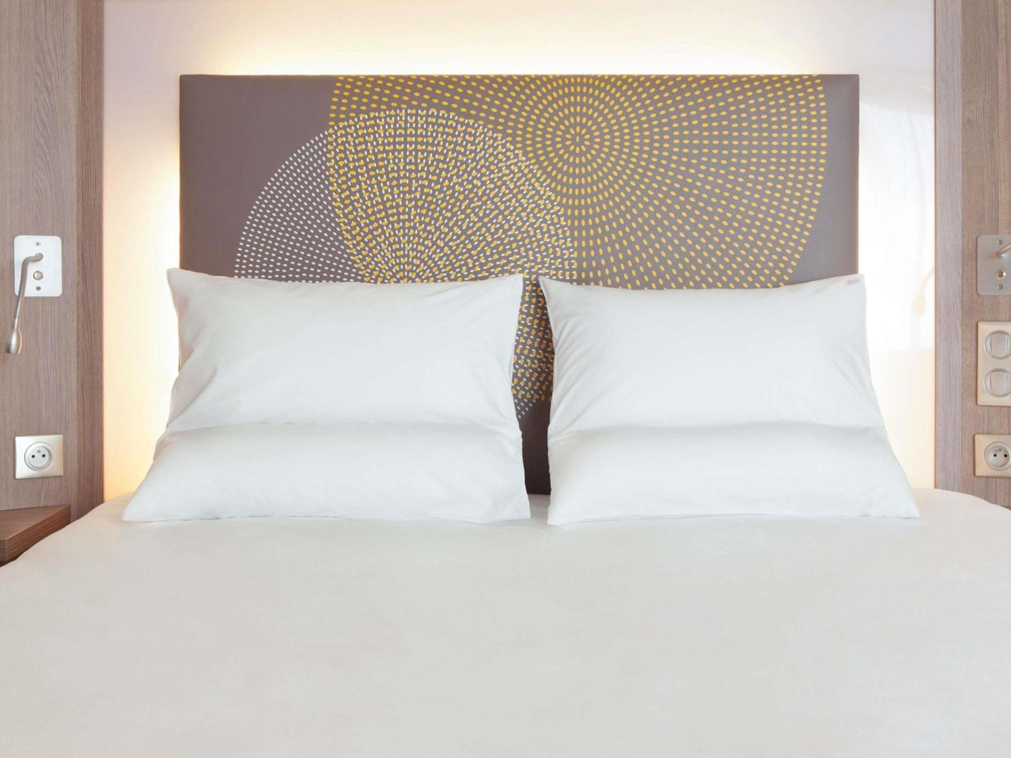 Two non-connecting Double rooms per room